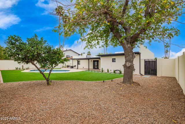 5040 E COLUMBINE Drive, Scottsdale, AZ 85254