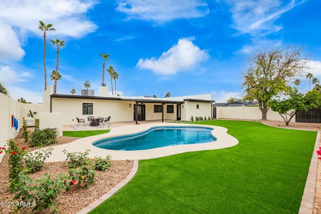 5040 E COLUMBINE Drive, Scottsdale, AZ 85254