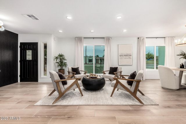 5040 E COLUMBINE Drive, Scottsdale, AZ 85254