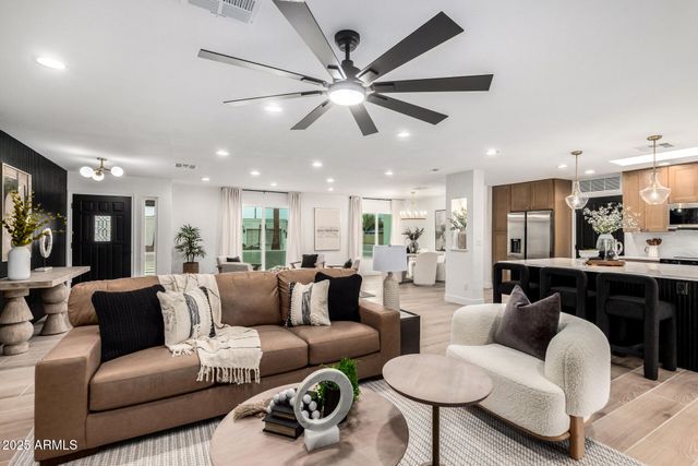 5040 E COLUMBINE Drive, Scottsdale, AZ 85254