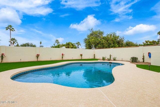 5040 E COLUMBINE Drive, Scottsdale, AZ 85254