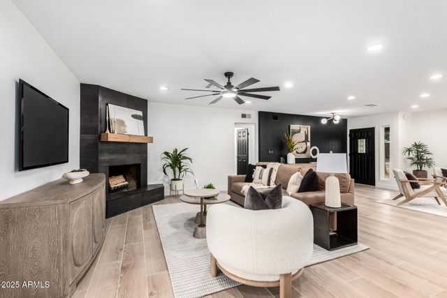 5040 E COLUMBINE Drive, Scottsdale, AZ 85254