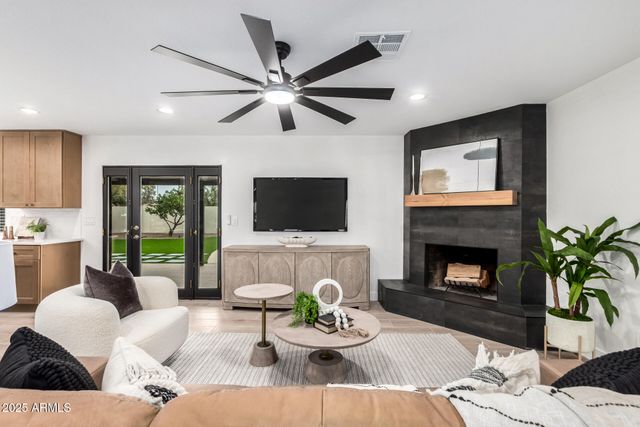 5040 E COLUMBINE Drive, Scottsdale, AZ 85254