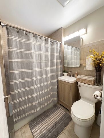 5549 N Parkside Avenue, Chicago, IL 60630