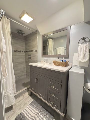 5549 N Parkside Avenue, Chicago, IL 60630