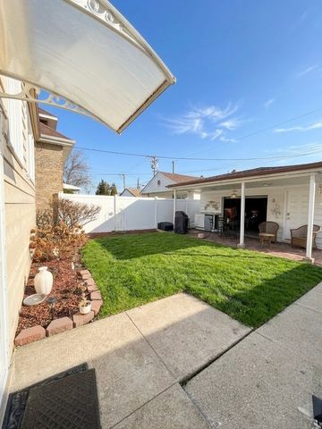 5549 N Parkside Avenue, Chicago, IL 60630