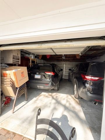 5549 N Parkside Avenue, Chicago, IL 60630