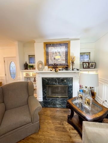 5549 N Parkside Avenue, Chicago, IL 60630