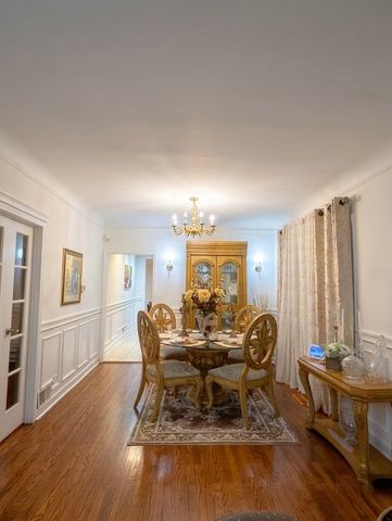 5549 N Parkside Avenue, Chicago, IL 60630