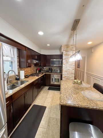 5549 N Parkside Avenue, Chicago, IL 60630