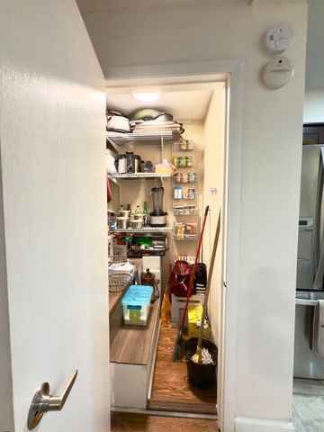 5549 N Parkside Avenue, Chicago, IL 60630