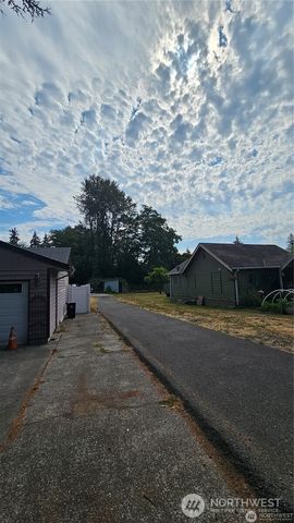 18534 Stone Avenue N, Shoreline, WA 98133
