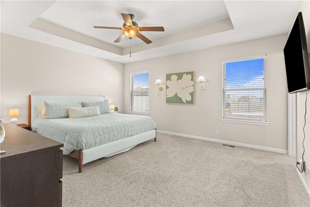 1402 SW 9th Terrace, Oak Grove, MO 64075