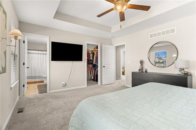 1402 SW 9th Terrace, Oak Grove, MO 64075