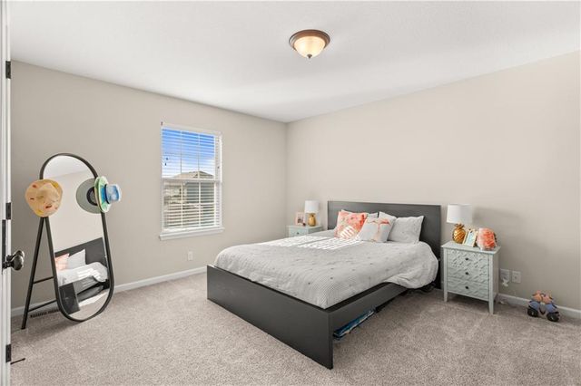 1402 SW 9th Terrace, Oak Grove, MO 64075