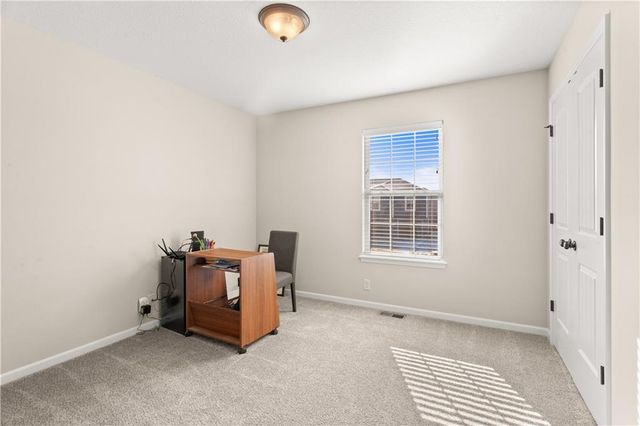 1402 SW 9th Terrace, Oak Grove, MO 64075