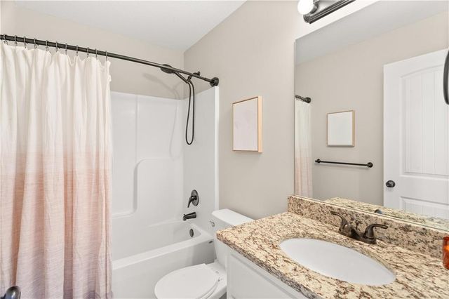 1402 SW 9th Terrace, Oak Grove, MO 64075