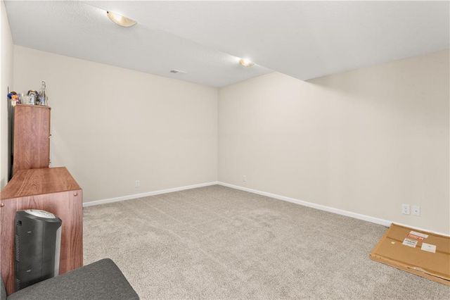 1402 SW 9th Terrace, Oak Grove, MO 64075