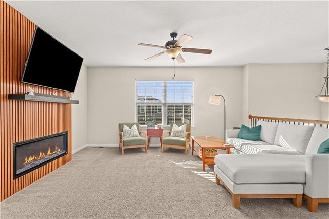 1402 SW 9th Terrace, Oak Grove, MO 64075