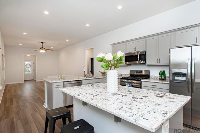 1130 Shadow Bluff Ave, Baton Rouge, LA 70820