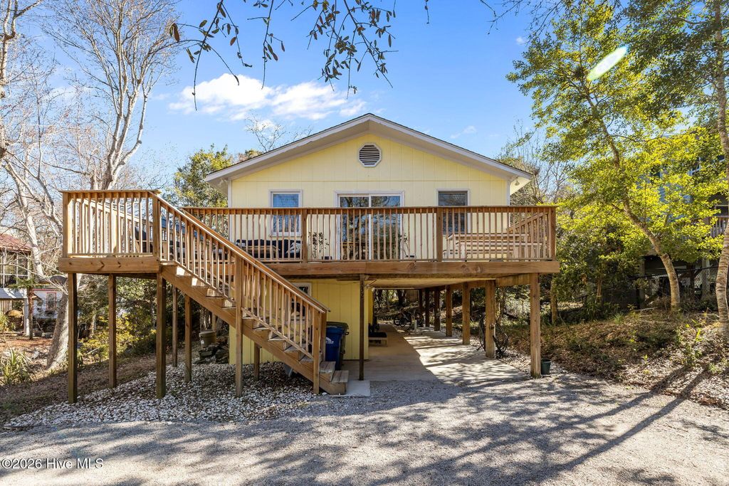 132 Conch Court, Emerald Isle, NC 28594