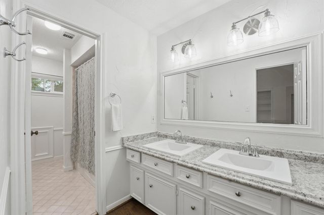 29 Tanager Trail, The Woodlands, TX 77381