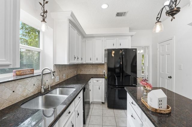 29 Tanager Trail, The Woodlands, TX 77381