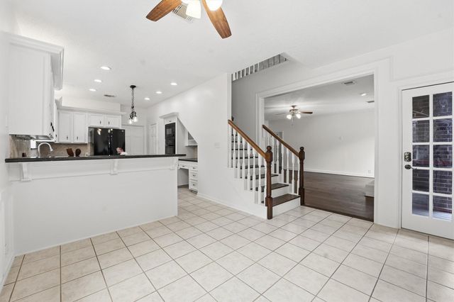 29 Tanager Trail, The Woodlands, TX 77381