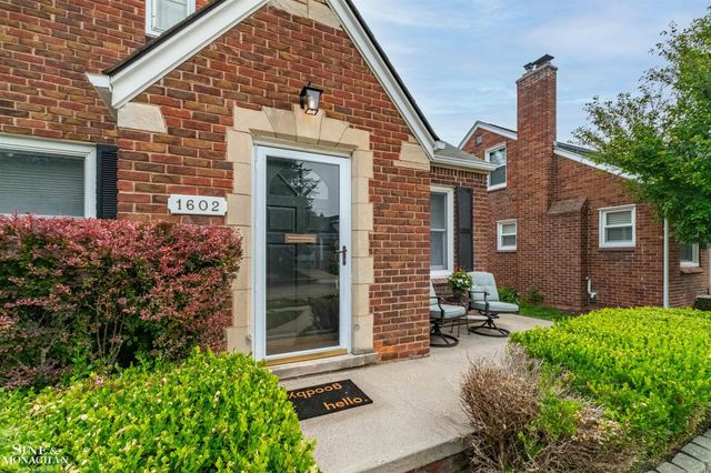 1602 Anita Avenue, Grosse Pointe Woods, MI 48236