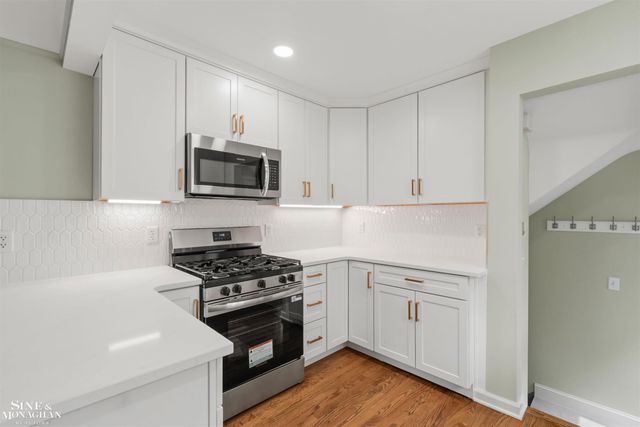 1602 Anita Avenue, Grosse Pointe Woods, MI 48236