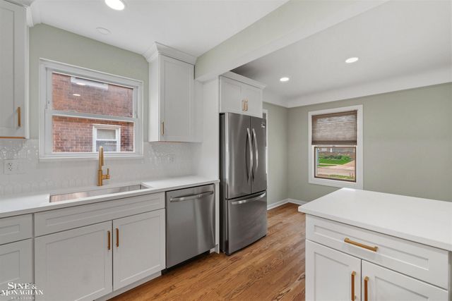 1602 Anita Avenue, Grosse Pointe Woods, MI 48236