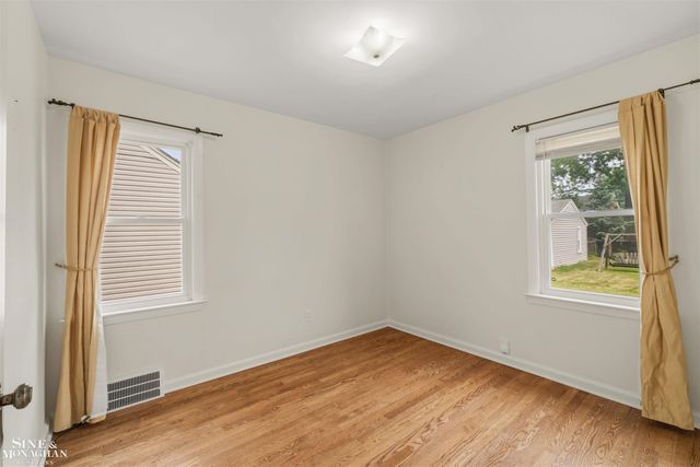1602 Anita Avenue, Grosse Pointe Woods, MI 48236