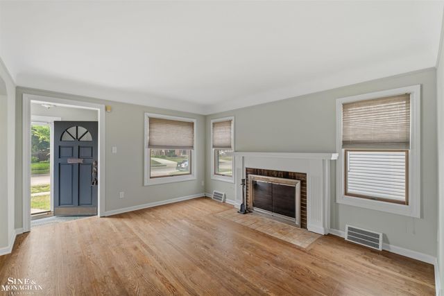 1602 Anita Avenue, Grosse Pointe Woods, MI 48236