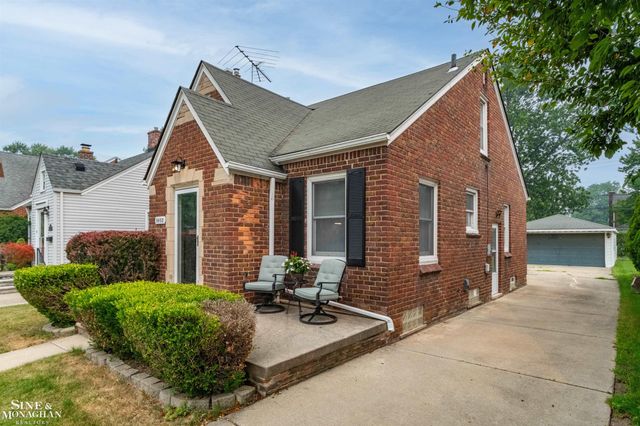 1602 Anita Avenue, Grosse Pointe Woods, MI 48236