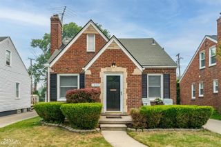 1602 Anita Avenue, Grosse Pointe Woods, MI 48236