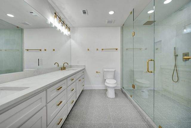 2001 Country Club Dr, Midland, TX 79701