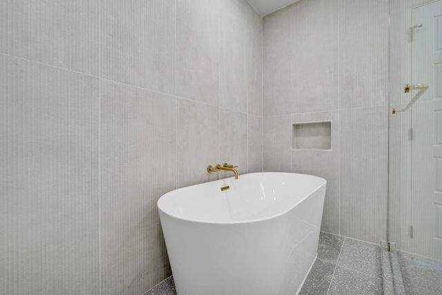 2001 Country Club Dr, Midland, TX 79701