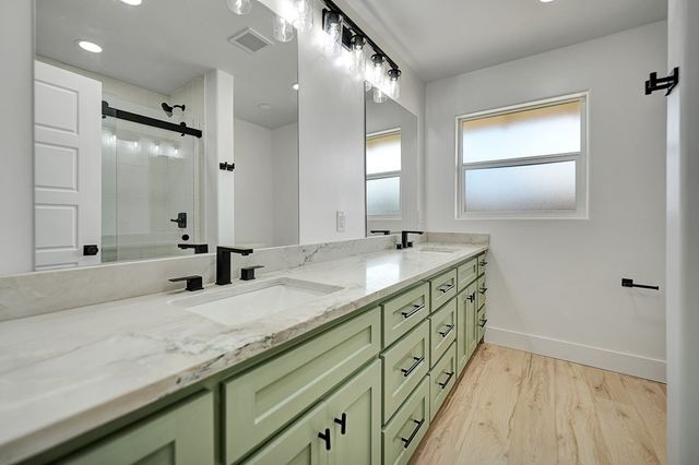 2001 Country Club Dr, Midland, TX 79701