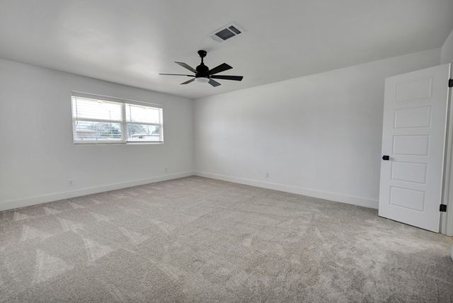 2001 Country Club Dr, Midland, TX 79701