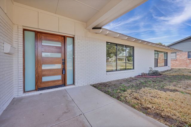 2001 Country Club Dr, Midland, TX 79701