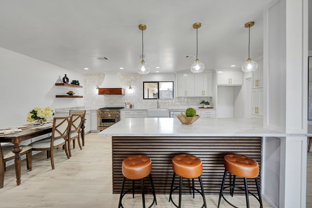 2001 Country Club Dr, Midland, TX 79701