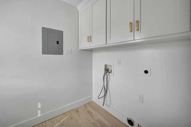 2001 Country Club Dr, Midland, TX 79701