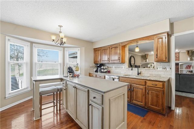 7950 Acuff Lane, Lenexa, KS 66215