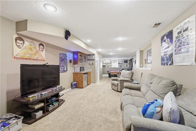 7950 Acuff Lane, Lenexa, KS 66215