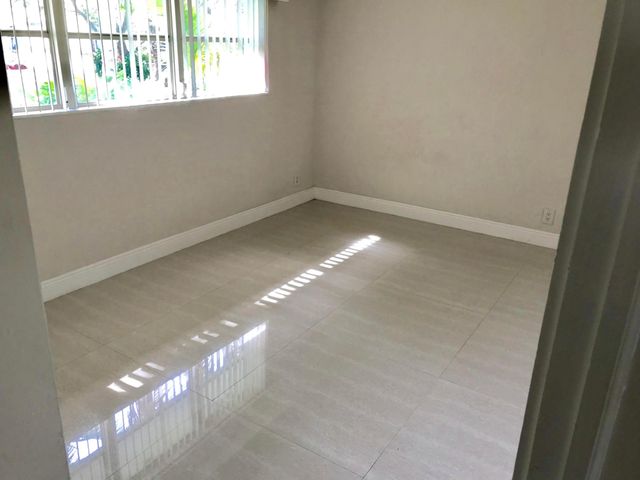 11 NE 17th Avenue, Pompano Beach, FL 33060