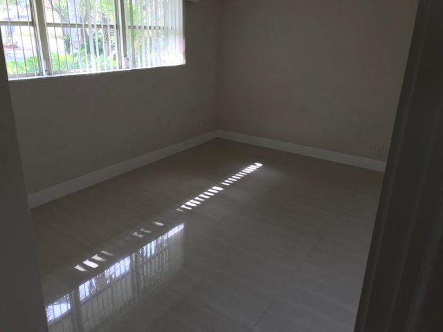 11 NE 17th Avenue, Pompano Beach, FL 33060