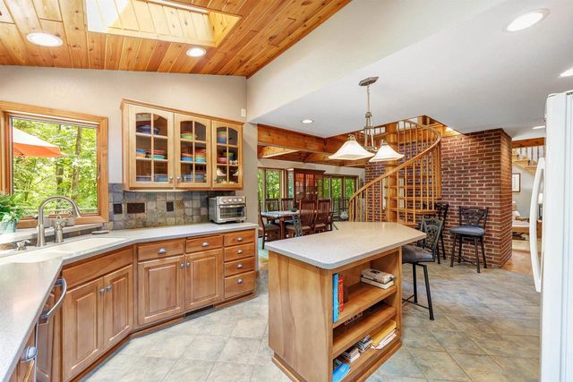 N2146 FOX RIDGE LANE, New London, WI 54961