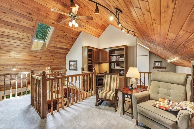 N2146 FOX RIDGE LANE, New London, WI 54961