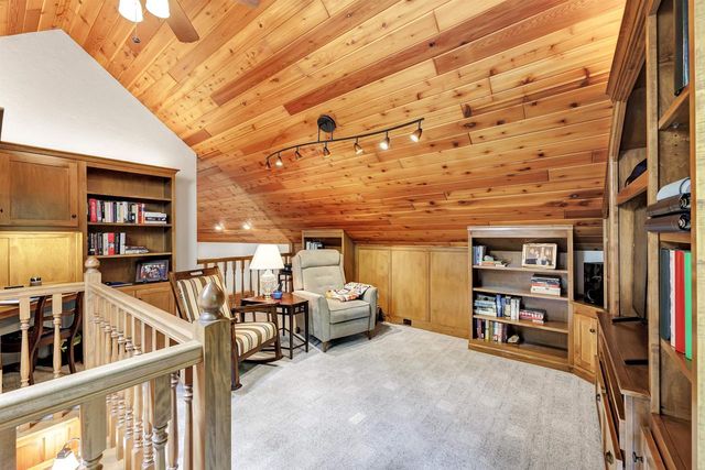 N2146 FOX RIDGE LANE, New London, WI 54961