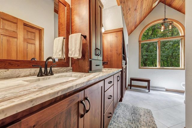 N2146 FOX RIDGE LANE, New London, WI 54961